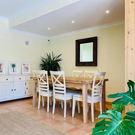 Rolas - Beautiful 5 Bed With Pool And Aircon 3 Min To Praia Da Luz