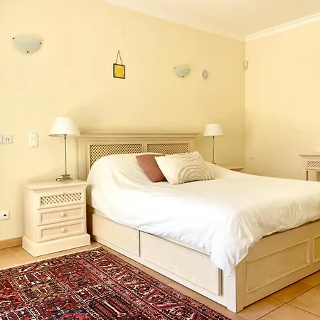 Rolas - Beautiful 5 Bed With Pool And Aircon 3 Min To Villa *