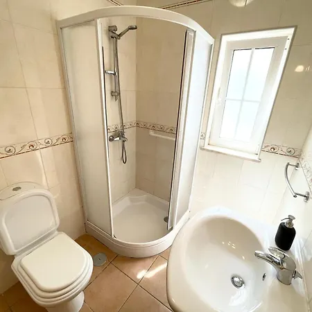 Rolas - Beautiful 5 Bed With Pool And Aircon 3 Min To Villa *