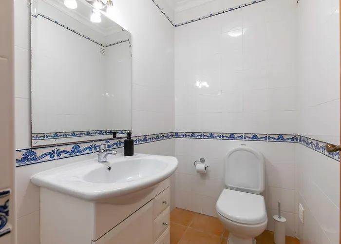 Rolas - Beautiful 5 Bed With Pool And Aircon 3 Min To Willa